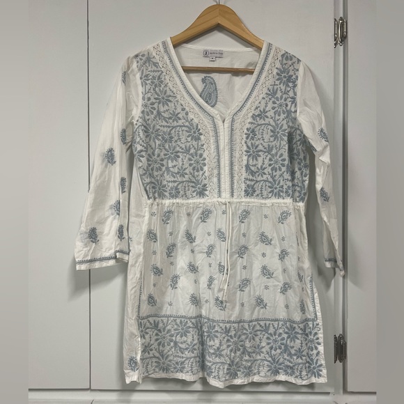 Jayshree Dalal White Tunic with Blue Embroidery - Picture 3 of 9